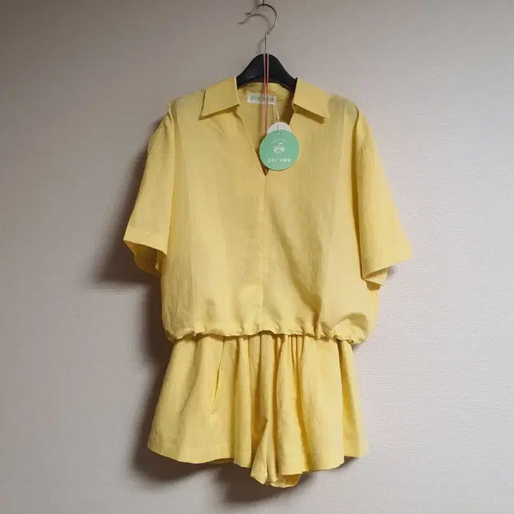 [BUNJANG] PIVVEE Yellow Linen Top + Shorts Set / 피브비 골프 PIVVEE  옐로우 린넨 탑 + 쇼츠 프리사이즈 새상품