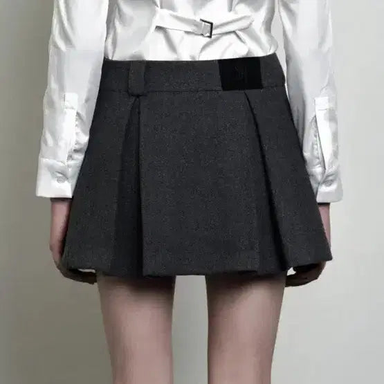 [BUNJANG] Synergyn Pleated Wool Mini Skirt Charcoal S / 시너진 플리츠 울 미니 스커트 차콜 S