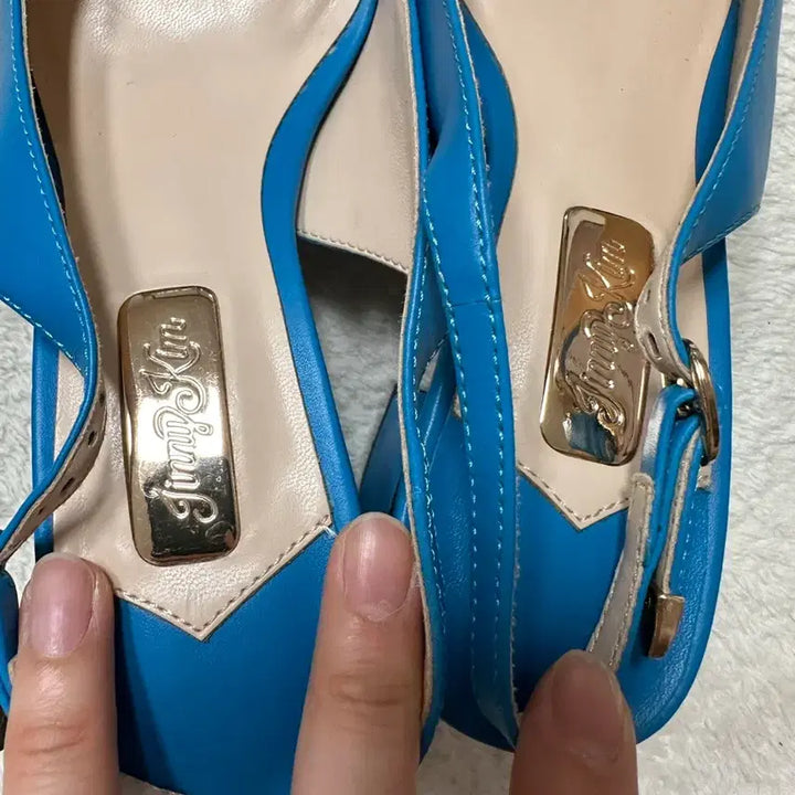 [BUNJANG] Jinny Kim Blue Heels 240 / 지니킴 블루 힐 240