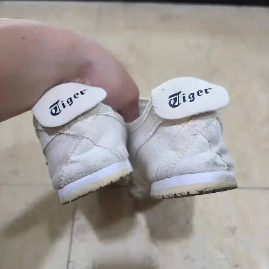 [BUNJANG] Onitsuka Tiger White Sneakers Size 265 / 오니츠카타이이거 스니커즈 265 팔아요