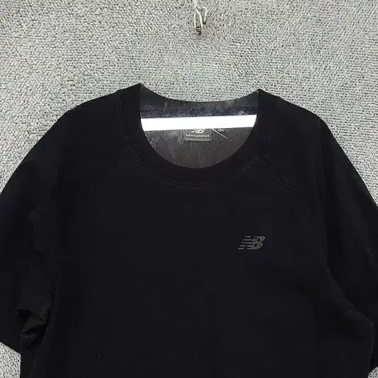 [BUNJANG] New Balance Black Training T-Shirt (L) / 뉴발란스 블랙 트레이닝 반팔티 100(L)