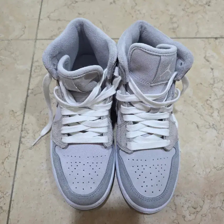 [BUNJANG] Nike Air Jordan 1 Mid Grey Suede Sneakers / 나이키 에어 조던 1 미드 회색 스웨이드 운동화