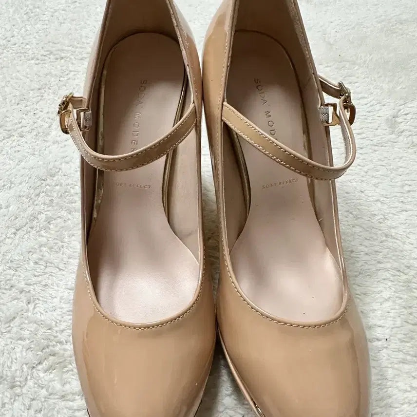 [BUNJANG] Soda Modern Beige Mary Jane Shoes 220 / 소다 모던 베이지 메리제인 구두 220