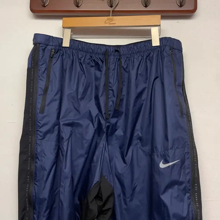 [BUNJANG] Nike Phenom Elite Shield Division Running Track Pants / 나이키 페놈 엘리트 쉴드 디비전 러닝 트랙 팬츠