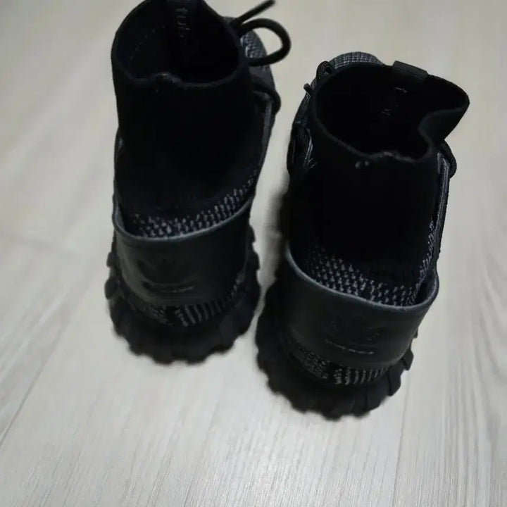 [BUNJANG] Adidas Tubular Doom Black Sneakers / 아디다스 튜블라 둠 블랙 운동화