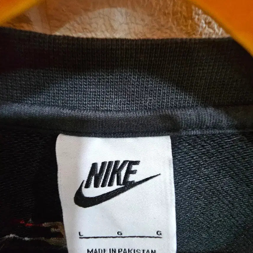 [BUNJANG] Nike Black Swoosh Sweatshirt / 나이키 블랙 스우시 맨투맨