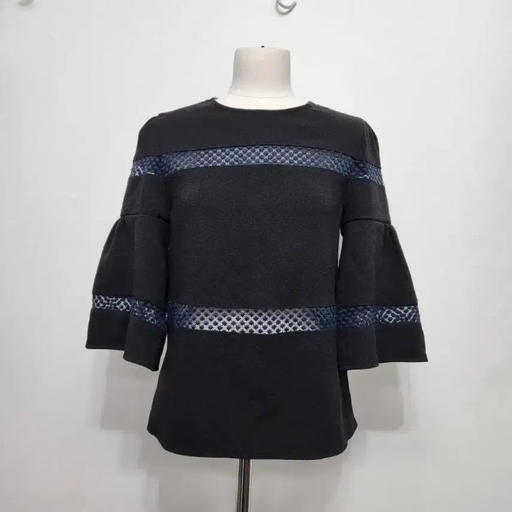[BUNJANG] Maje Lace Flare Sleeve Blouse Black Size 1 / 마쥬 레이스 플레어 소매 블라우스