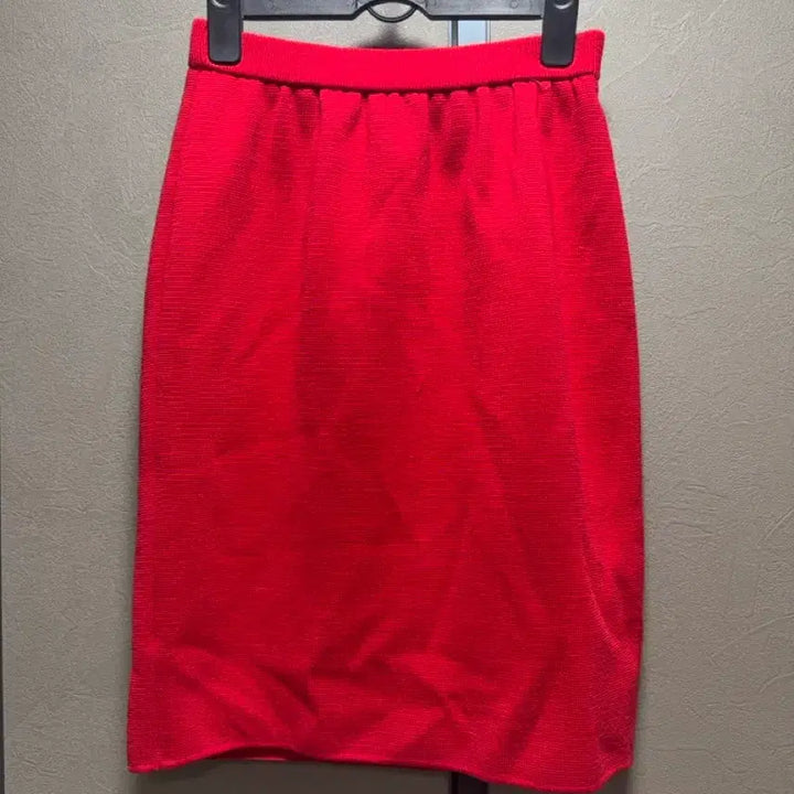[BUNJANG] Vintage Red Point Sporty Outfit Set / 빈티지 레드 포인트 스포티 코디 세트