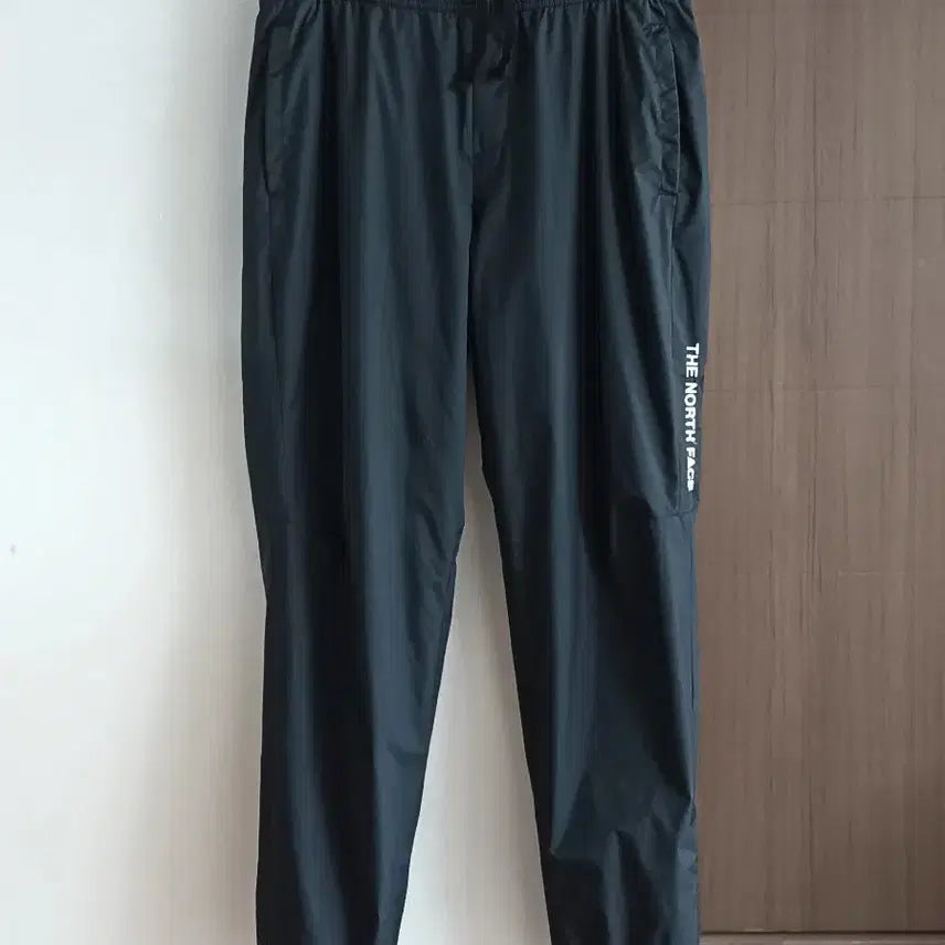 [BUNJANG] The North Face Black Training Jogger Pants / 노스페이스 트레이닝 조거 바지