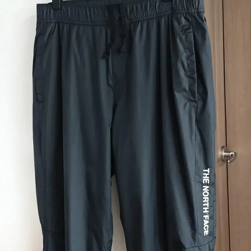 [BUNJANG] The North Face Black Training Jogger Pants / 노스페이스 트레이닝 조거 바지