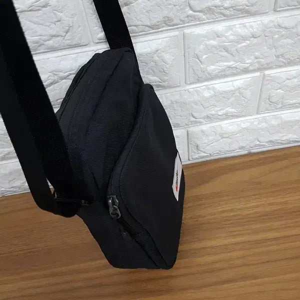 [BUNJANG] Nike Unisex Crossbody Bag / 나이키 크로스백 (남여공용)