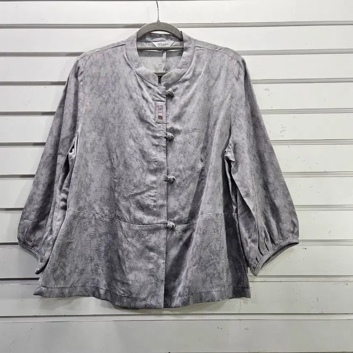 [BUNJANG] Rasca Punggi Inyeon Gray Three-Quarter Sleeve Blouse / 라스카  풍기인견 그레이 칠부소매 블라우스/보물찾기천사