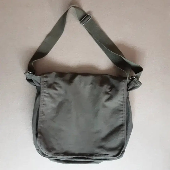 [BUNJANG] Vintage Messenger Bag Khaki / 빈티지 메신저백 카키