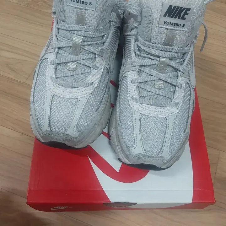 [BUNJANG] Nike Zoom Vomero 5 Sneakers / 나이키 줌보메로5 사이즈255팝니다