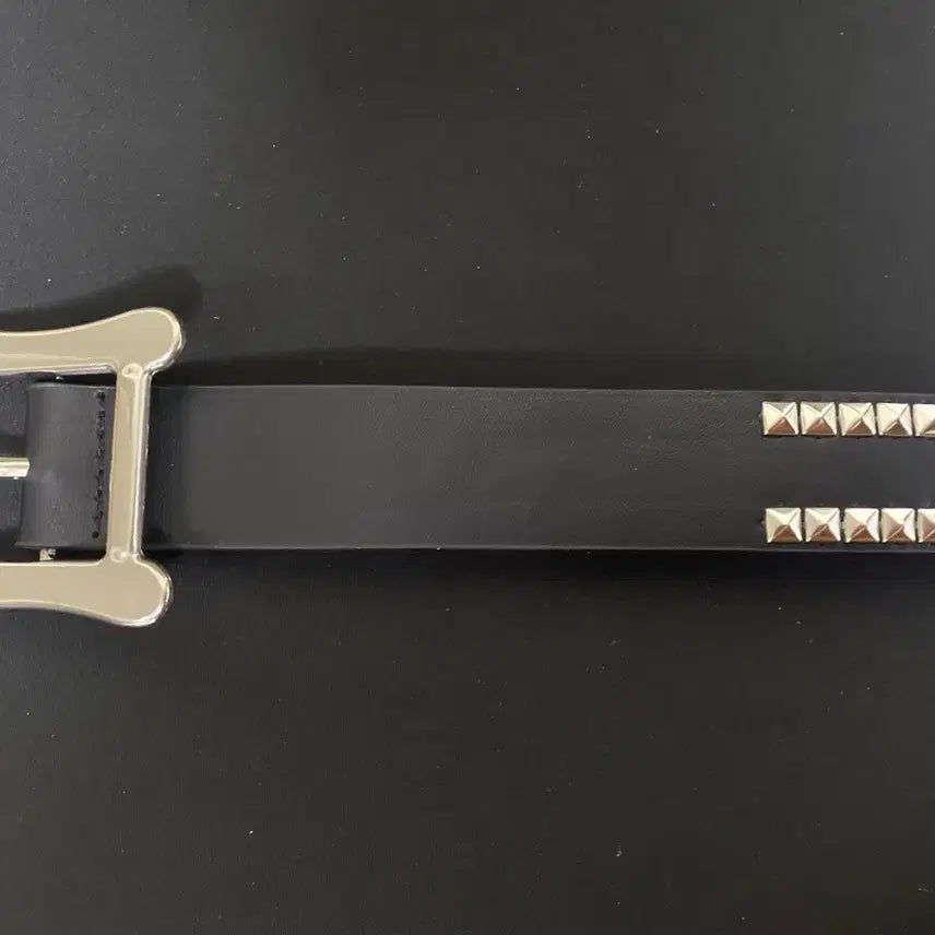 [BUNJANG] Minimalist Studded Belt / 미니멀 스터드 벨트