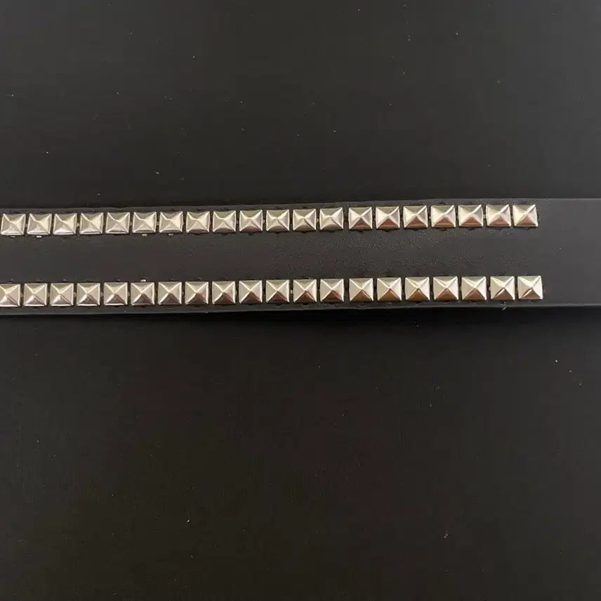 [BUNJANG] Minimalist Studded Belt / 미니멀 스터드 벨트