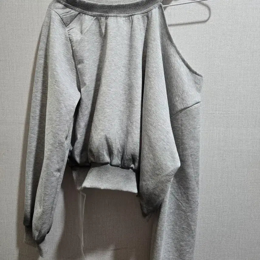 [BUNJANG] Gray Off-Shoulder Training Set / 회색 오프숄더 트레이닝복 세트 새상품
