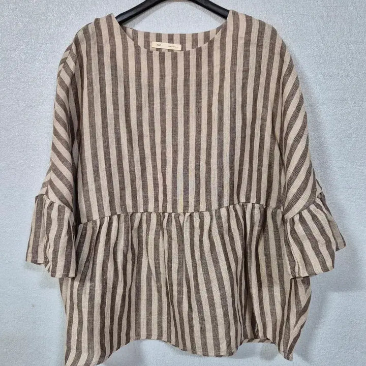 [BUNJANG] Stripe Linen Shirring Blouse Free Size / 스트라이프 린넨 셔링 블라우스 프리