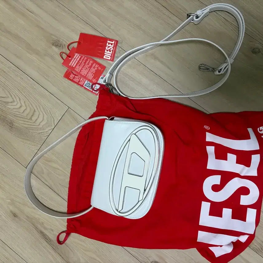 [BUNJANG] Diesel 1DR Shoulder Bag White / 디젤 1DR 숄더백 화이트