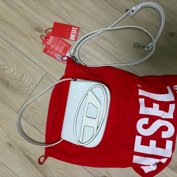 [BUNJANG] Diesel 1DR Shoulder Bag White / 디젤 1DR 숄더백 화이트