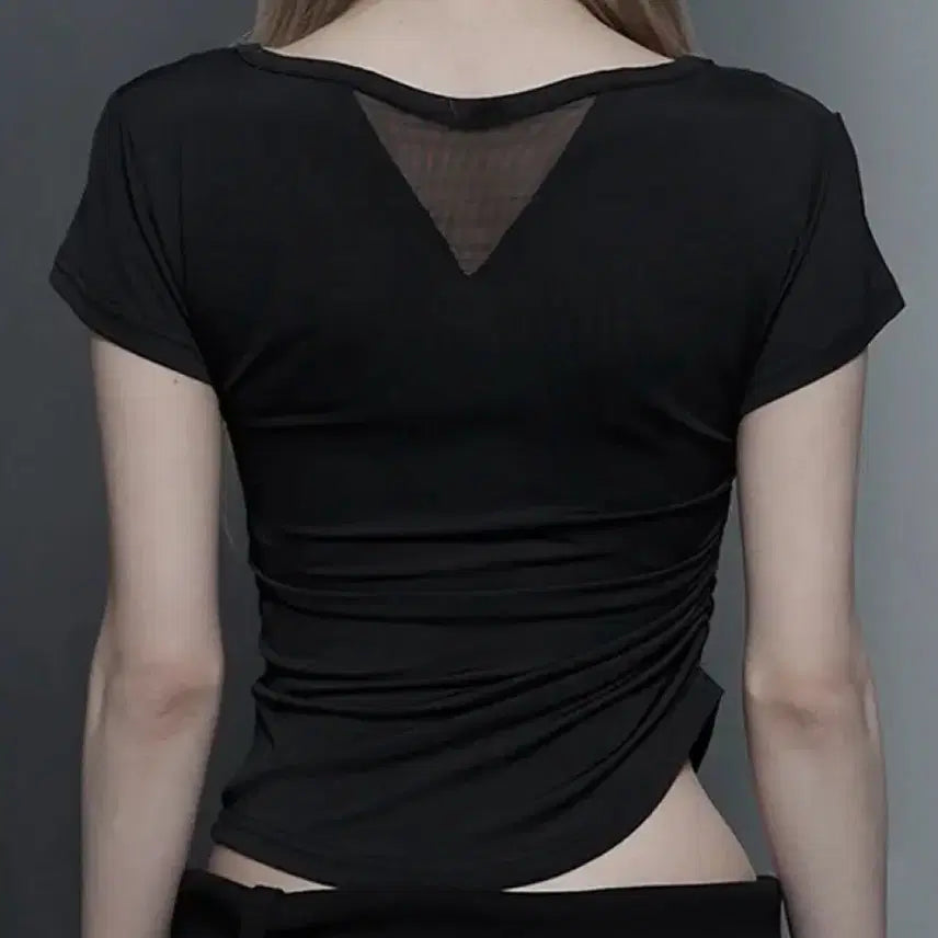 [BUNJANG] Etosose Modern Square Shirring T-shirt Black / 에트오소메 모던 스퀘어 셔링 티셔츠 블랙