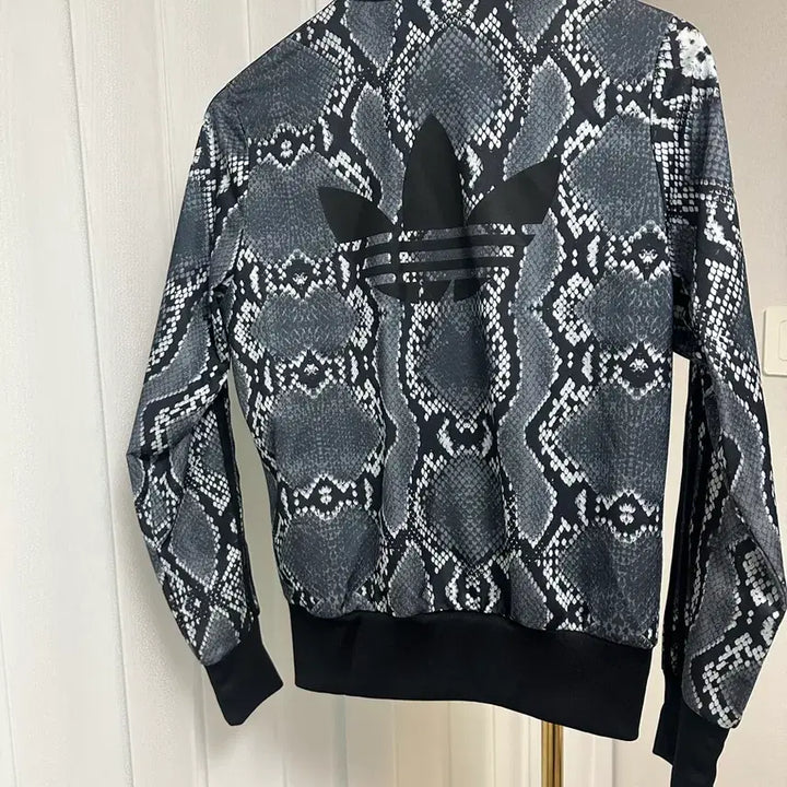 [BUNJANG] Adidas Snake Pattern Track Top / 아디다스 스네이크 패턴 트랙탑