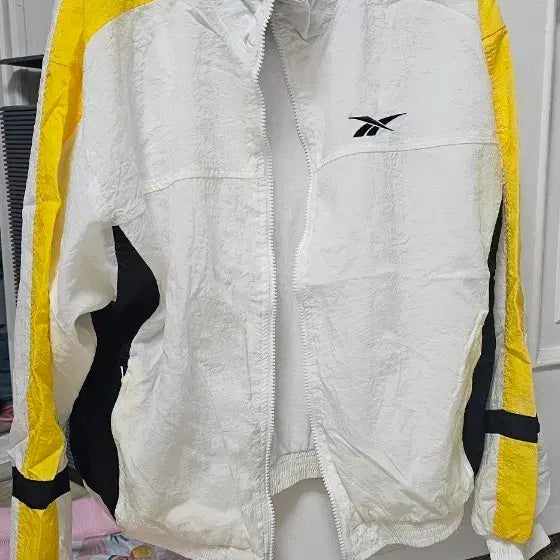 [BUNJANG] Reebok Track Jacket White/Yellow / 리복 트랙 자켓 화이트/옐로우