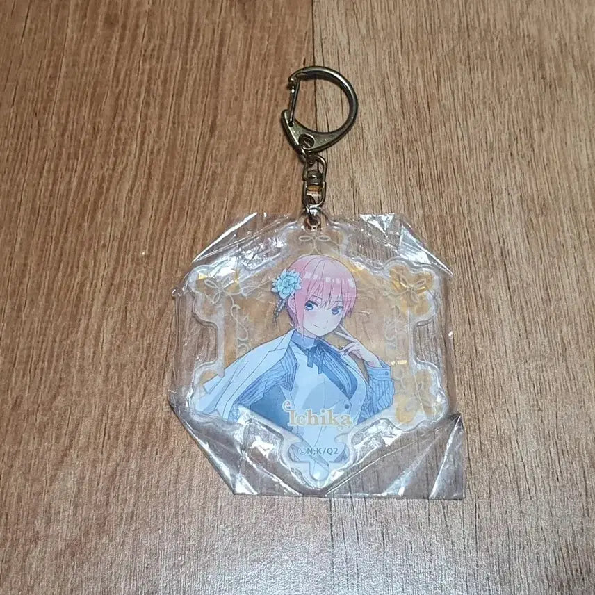 [BUNJANG] The Quintessential Quintuplets Ichika Nakano Acrylic Keychain / 5등분의 신부 나카노 이치카 아크릴 키홀더 판매합니다