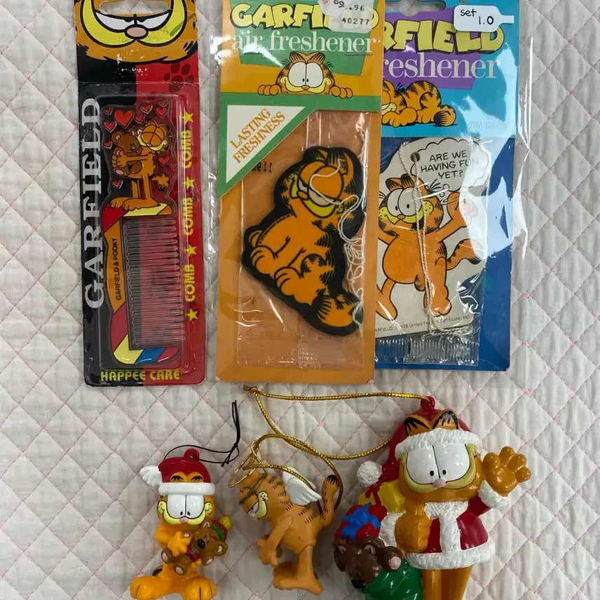 [BUNJANG] Garfield Ornament, Brush, and Air Freshener Set / 가필드세트 (가필드오너먼트, 가필드 빗)