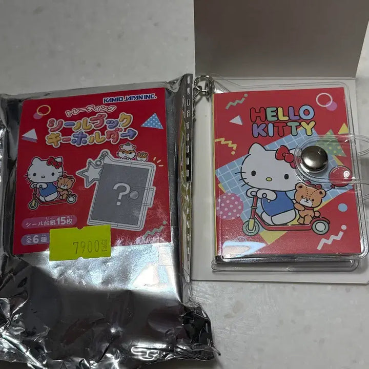 [BUNJANG] Kamio Japan Sanrio Characters Mini Seal Sticker Book Keychain Hello Kitty / 카미오재팬 산리오 캐릭터즈 미니 씰 스티커북 키링 헬로키티