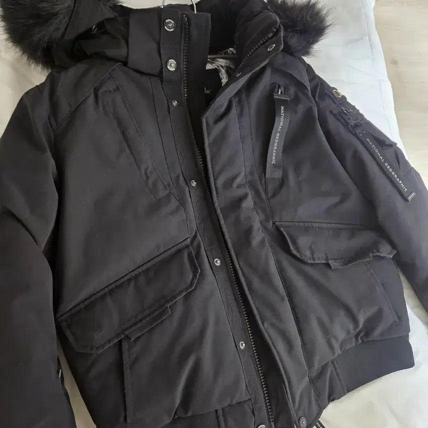 [BUNJANG] National Geographic Taruga Hooded Down Jumper Black / 내셔널지오그래픽 타루가 후드 다운 점퍼 블랙