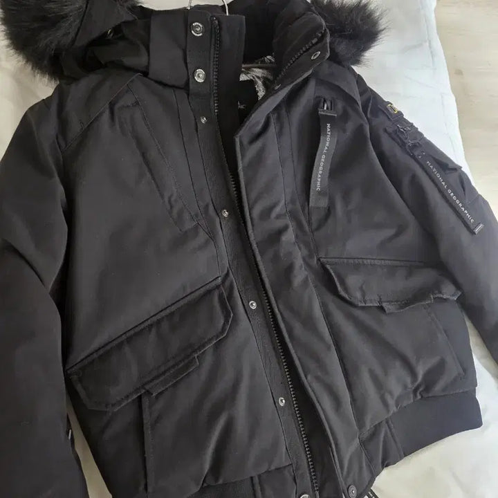 [BUNJANG] National Geographic Taruga Hooded Down Jumper Black / 내셔널지오그래픽 타루가 후드 다운 점퍼 블랙