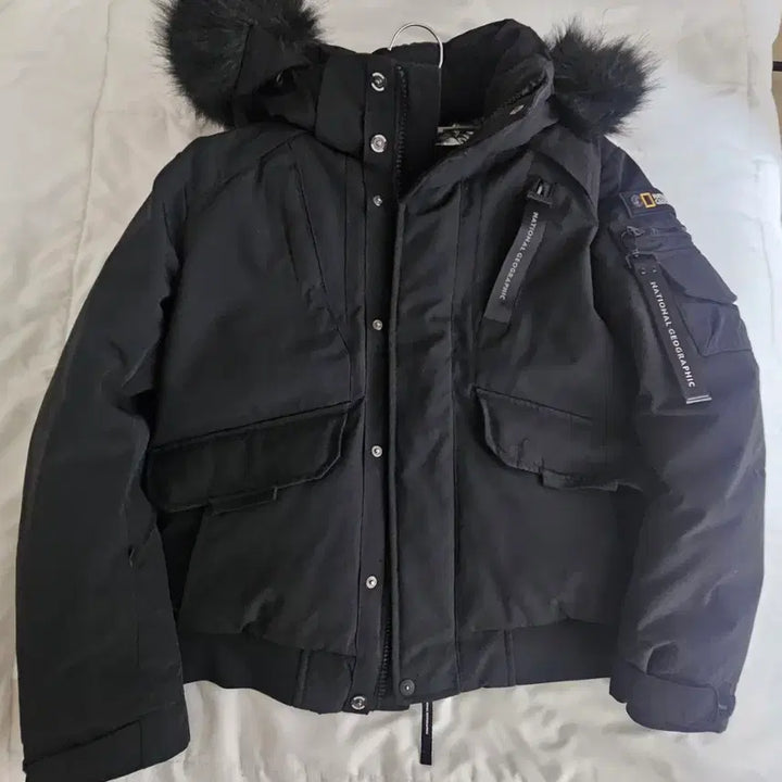 [BUNJANG] National Geographic Taruga Hooded Down Jumper Black / 내셔널지오그래픽 타루가 후드 다운 점퍼 블랙