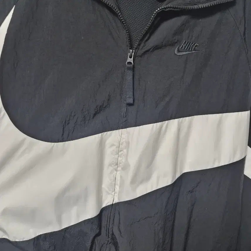 [BUNJANG] Nike Big Swoosh Woven Windbreaker Jacket / 나이키 빅스우시 우븐 바람막이