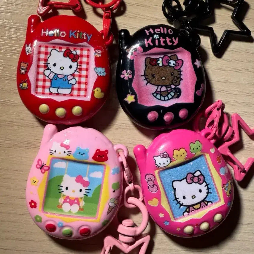[BUNJANG] Hello Kitty Tamagotchi Keychain / 키티 다마고치 키링