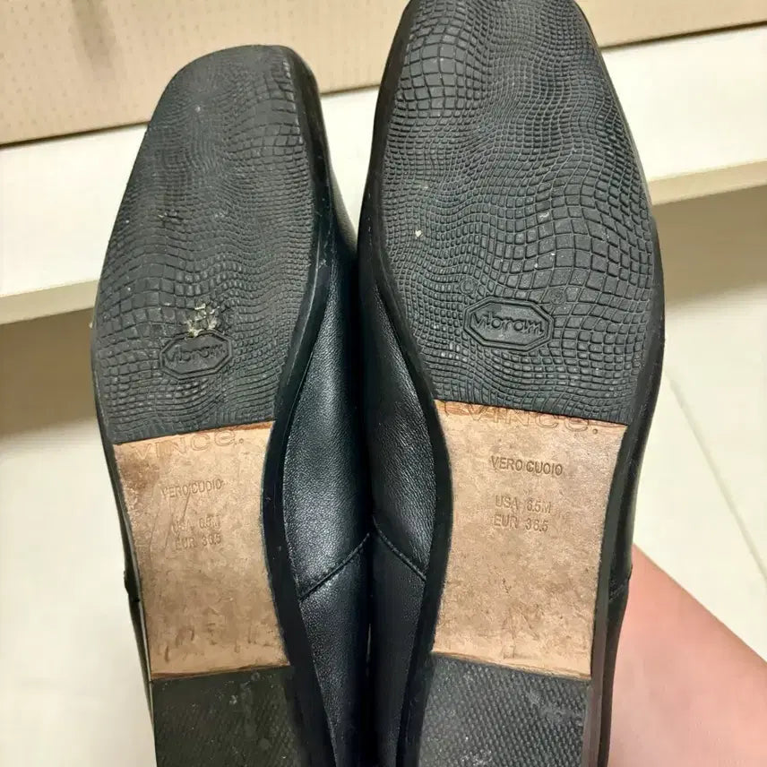 [BUNJANG] Vince Black Flat Shoes / Vince 빈스 블랙 플랫 슈즈