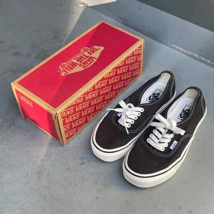 [BUNJANG] Vans Anaheim 44dx Black Size 265 (Discontinued Model) / 반스 애너하임 44dx 블랙 265 단종모델 (카멜사장 착용)