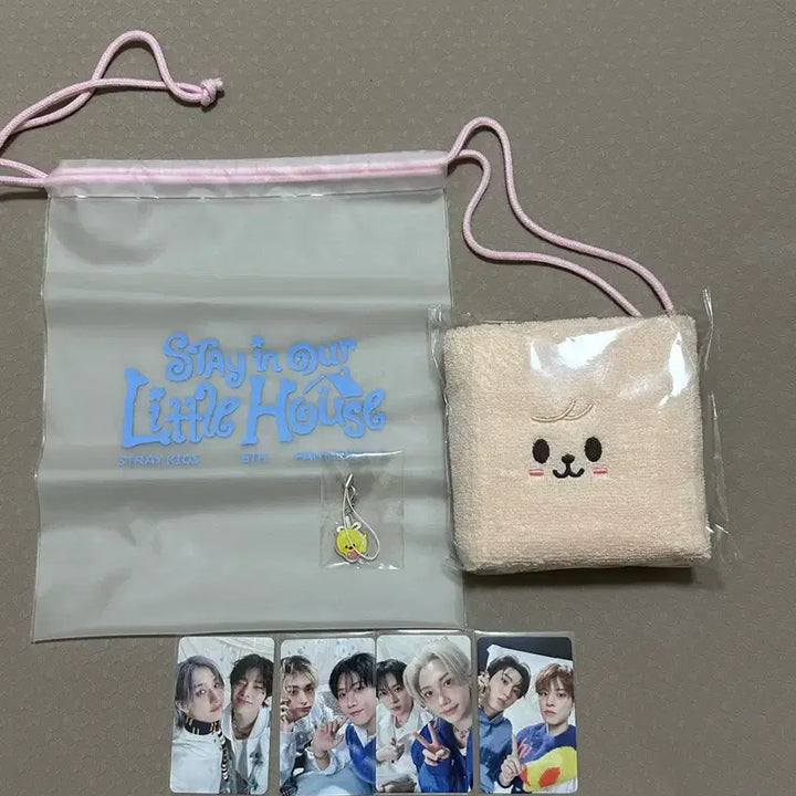 [BUNJANG] Stray Kids Fanmeeting Entrance Gift Bundle Set / 스트레이키즈 팬미팅 입장 기프트 특전 (첫막 3/29)