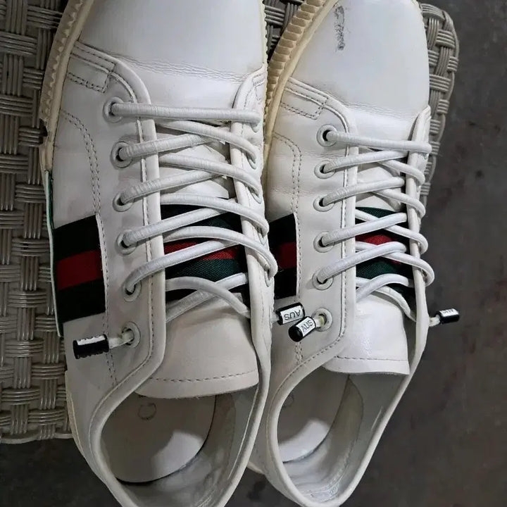 [BUNJANG] Gucci White Sneakers Three Stripe Tab 41 / 구찌 화이트 스니커즈 삼선탭 41 260