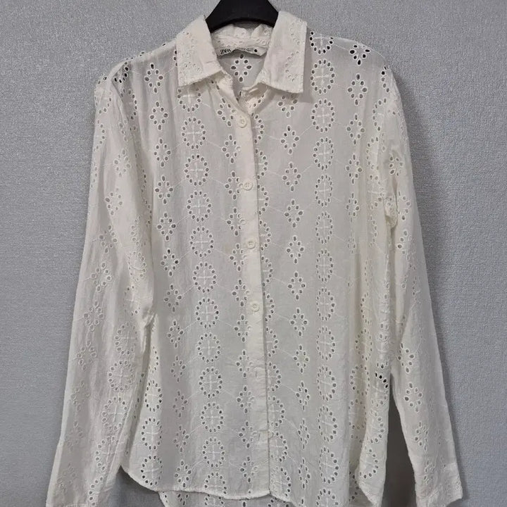 [BUNJANG] Zara Eyelet Blouse White / 자라 아일렛 블라우스 화이트 55~66