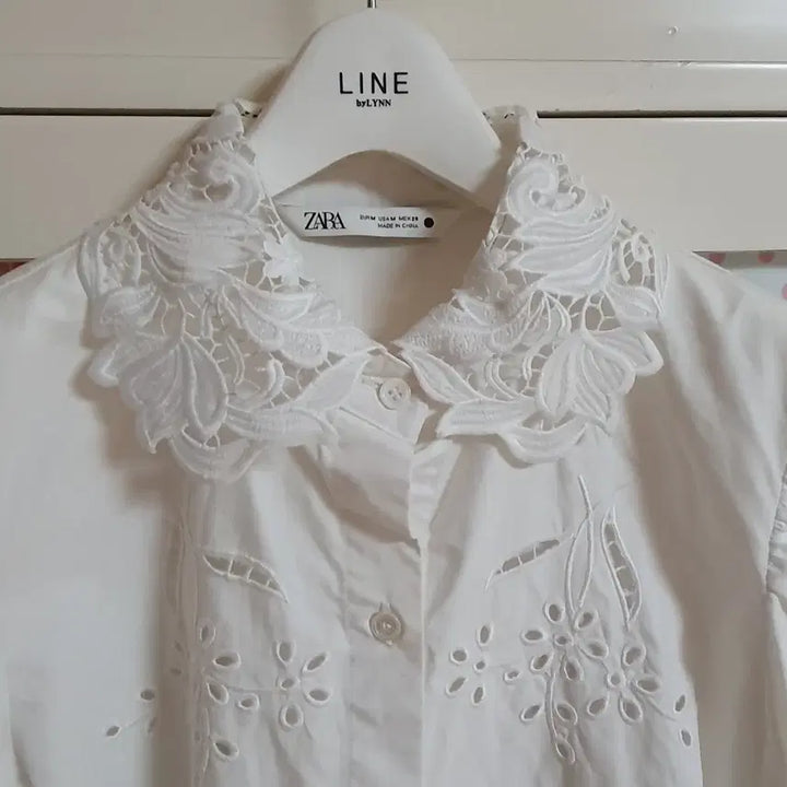 [BUNJANG] Zara White Lace Blouse / 자라 화이트 레이스 블라우스/55반-66