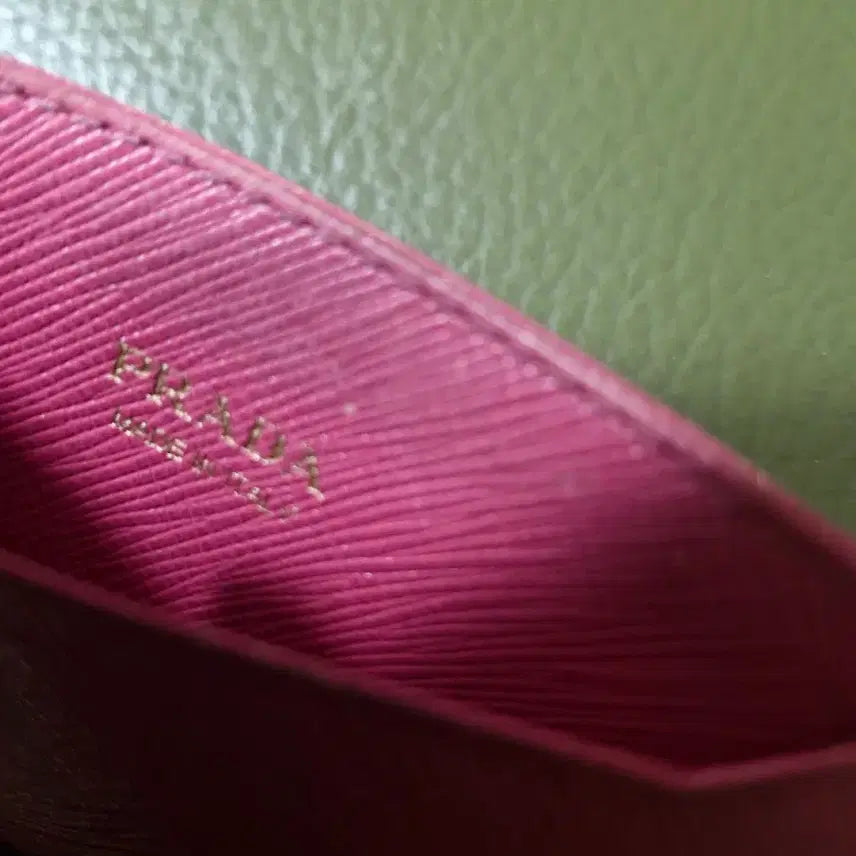 [BUNJANG] Prada Pink Leather Card Holder / 프라다카드지갑