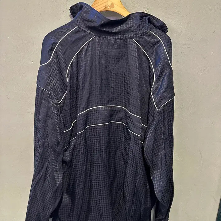 [BUNJANG] Volante Wool Silk Training Windbreaker / 볼란테 울실크 트레이닝 바람막이
