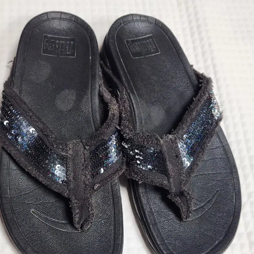 [BUNJANG] Fitflop Sequin Embellished Flip-Flops - Black, 235mm / 핏플랍 스팽글 장식 블랙 쪼리 235