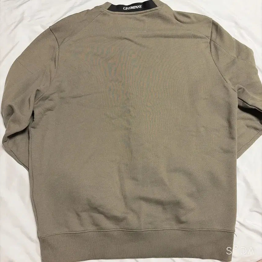 [BUNJANG] CP Company Sweatshirt T-Shirt Khaki / CP컴퍼니 시피컴퍼니 맨투맨 티셔츠 카키