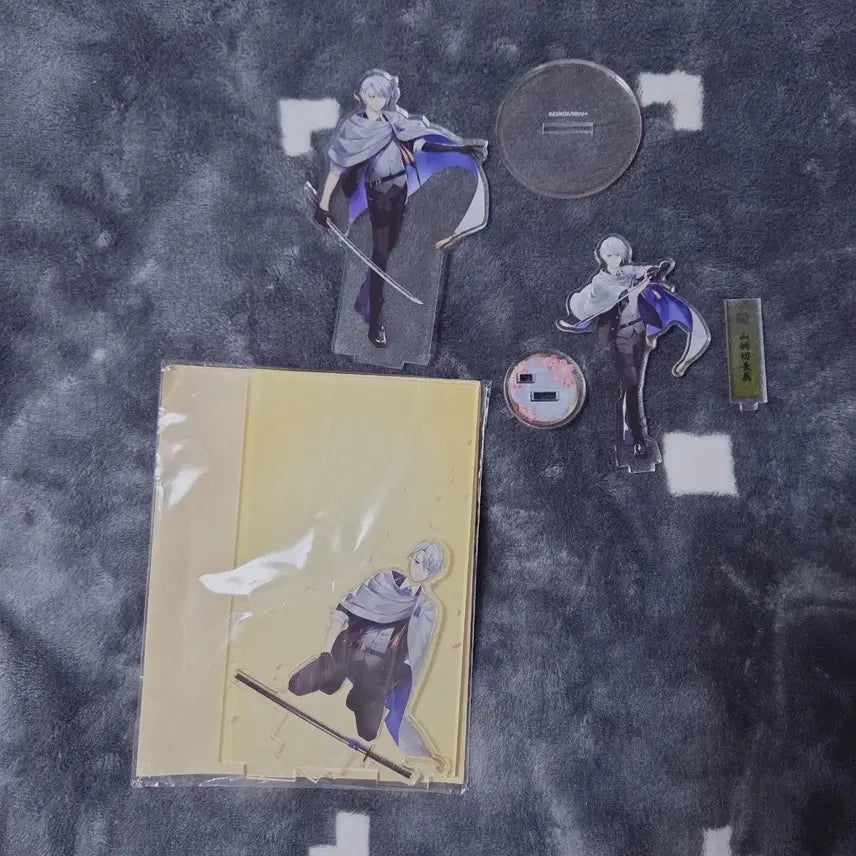 [BUNJANG] Touken Ranbu Yagen Toshiro Acrylic Stand Bundle Set / 도검난무 야만바기리 쵸우기 아크릴 스탠드 일괄