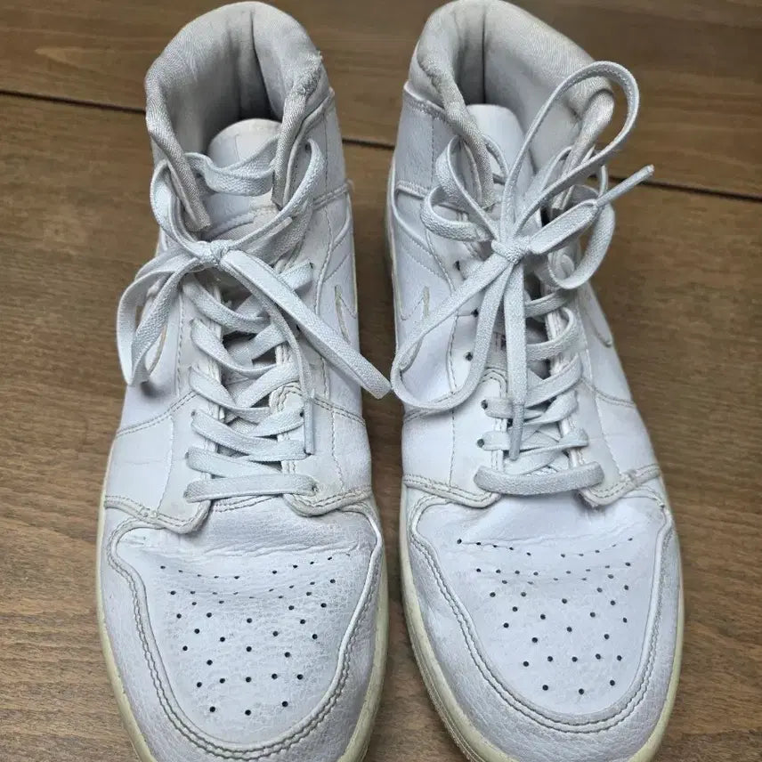 [BUNJANG] Nike Jordan 1 Mid Triple White US 10 / 나이키 조던1 미드 트리플화이트 280