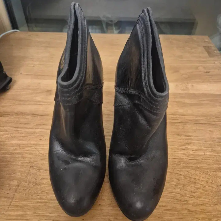 [BUNJANG] Black Leather Ankle Boots / 검정색 가죽 앵클 부츠