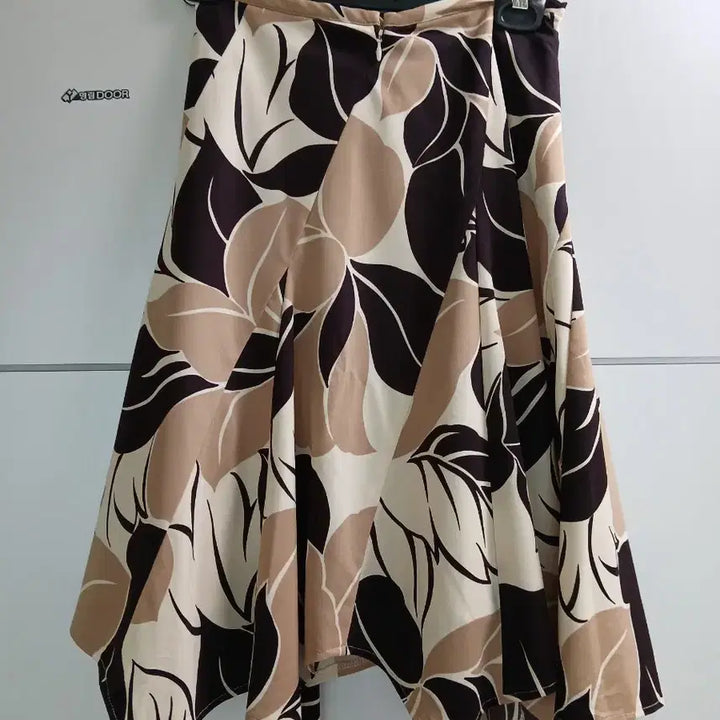 [BUNJANG] Asymmetrical Hem Floral Leaf Midi Skirt / 언발플라워 나뭇잎스커트