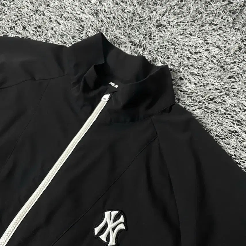 [BUNJANG] MLB NY Poly Anorak Pullover T-shirt (Oversized) / MLB 엠엘비 NY 폴리 아노락 풀오버 티셔츠 빅사이즈